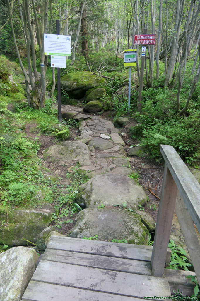 Niebieski szlak - wyjście z Karkonoskiego Parku Narodowego