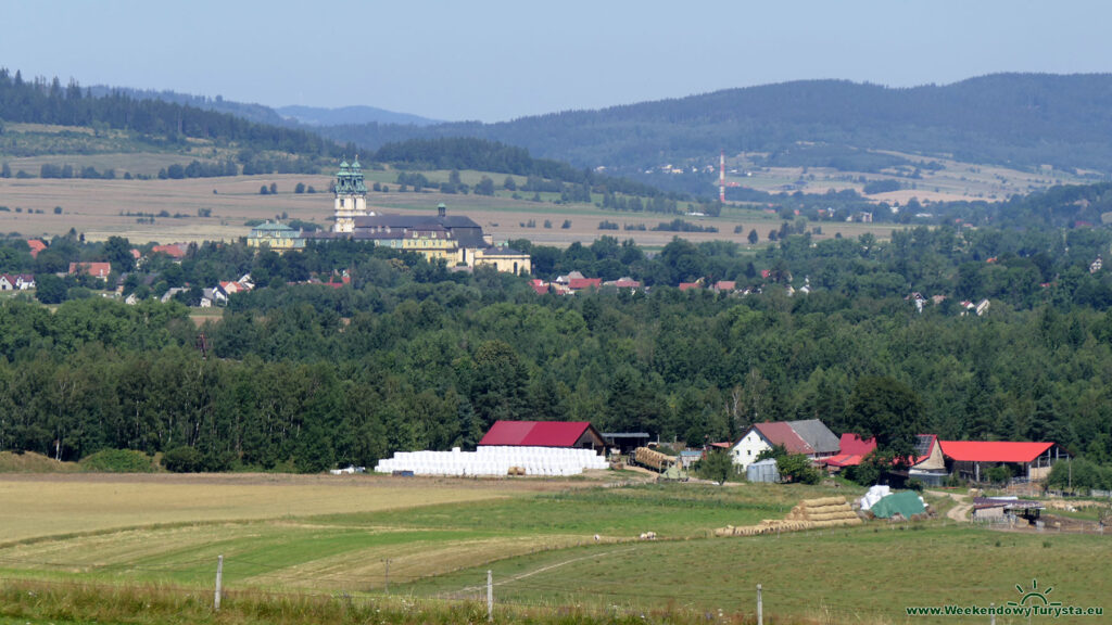 Panorama Gór Kamiennych i Opactwo W Krzeszowie