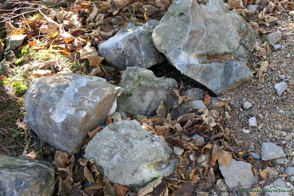 Wysoki Kamień - pozostałości po odstrzałach skał