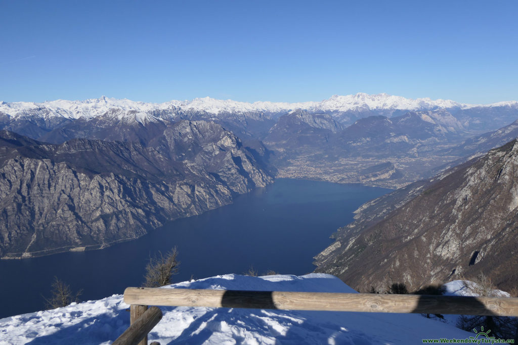 Widok z Monet Baldo na Riva del Garda - Jezioro Garda i okolice 