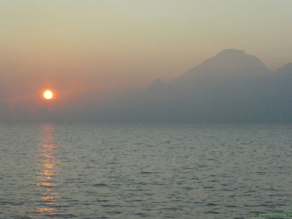 Zachód słońca nad jeziorem Garda