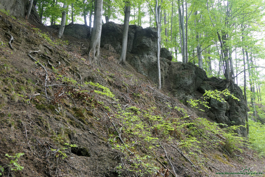 Na szlaku na Trójgarb - formacje skalne