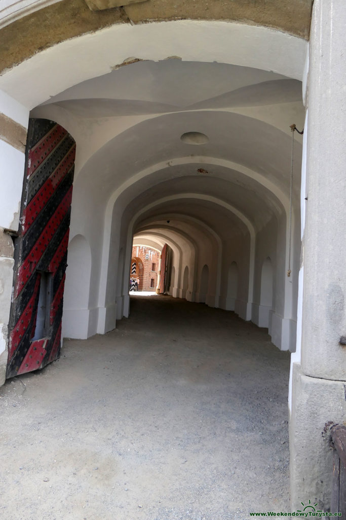 Twierdza Srebrna Góra - korytarz wejściowy