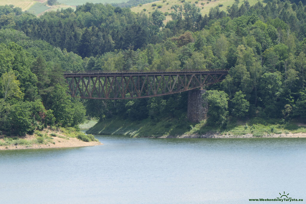 Most kolejwoy nad Jeziorem Pilchowickim