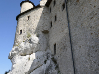 Zamek Bobolice - dziedziniec