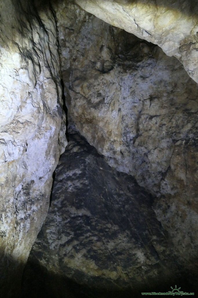 Jaskinia Głęboka
