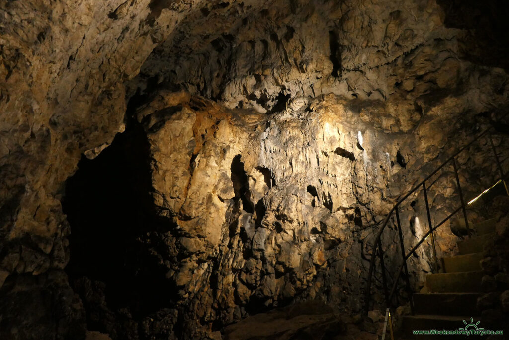 Jaskinia Wierzchowska Górna - szata naciekowa