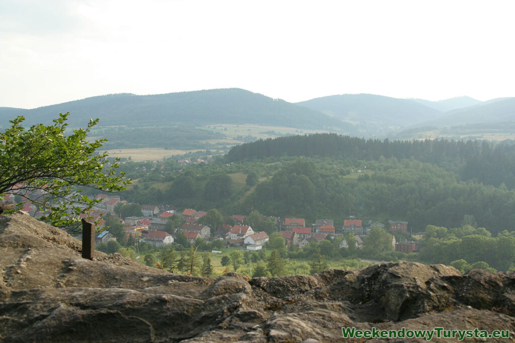 Góry Sowie - panorama Głuszycy z Cesarskich Skał