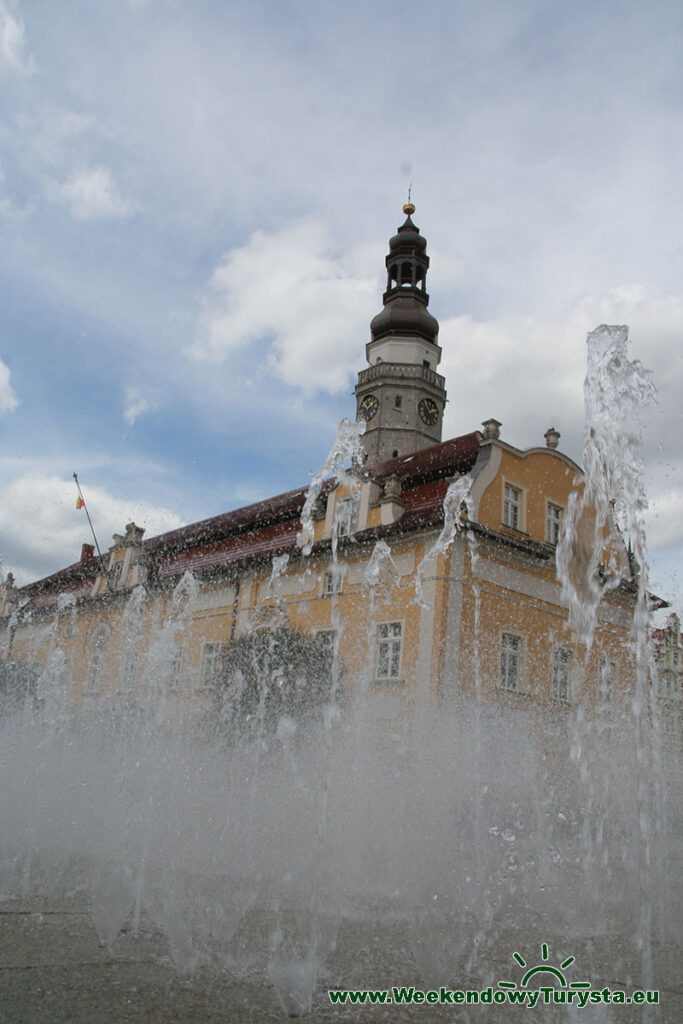 Bolesławiec i okolice rowerem - fontanna przy ratuszu