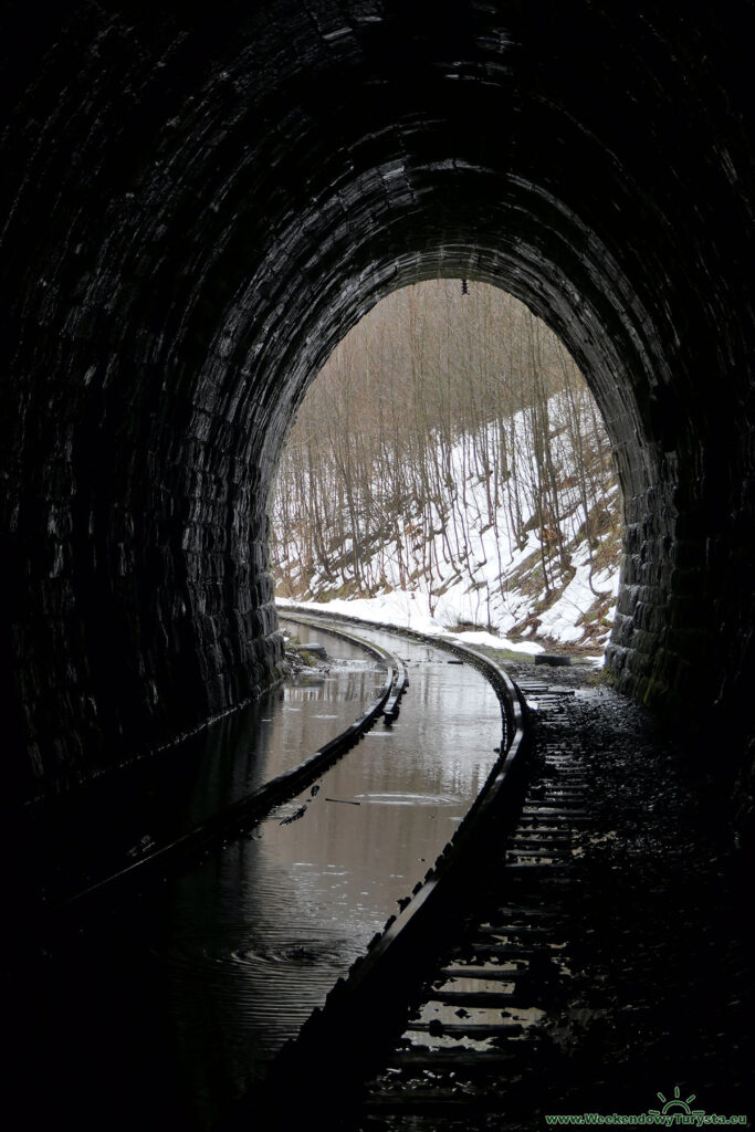Tunel pod Przełączą Kowarską - Wylot tunelu w stronę Kamiennej Góry