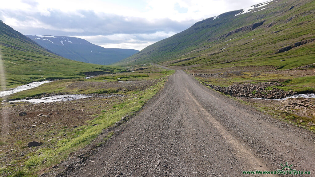 Droga szutrowa na Islandii