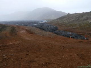 Droga do wulkanu Geldingardalur - południowa Islandia - pole lawy