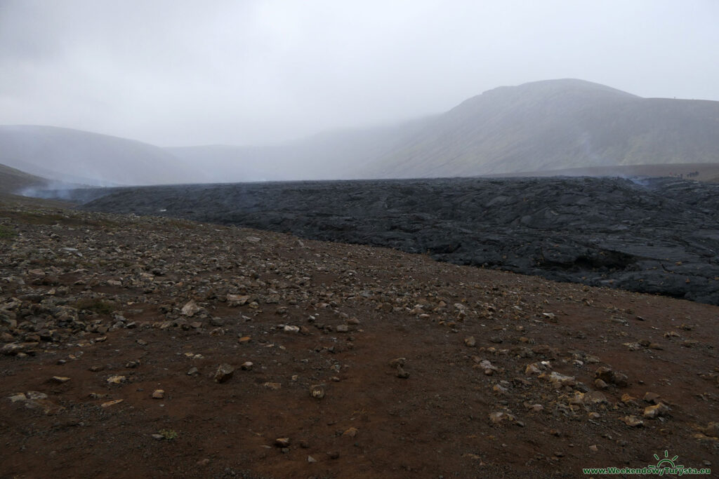 Droga do wulkanu Geldingardalur - południowa Islandia - pole lawy