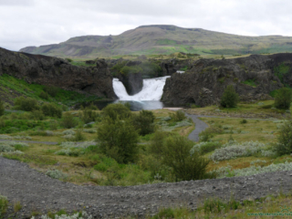 Wodospad Hjálparfoss na Islandii