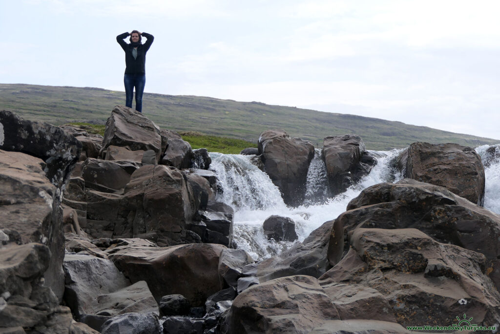 Bezimienny wodospad na Islandii - fiordy wschodnie na Islandii