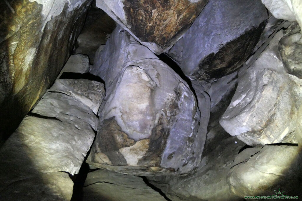 Prachnovskie Skały - jaskinia