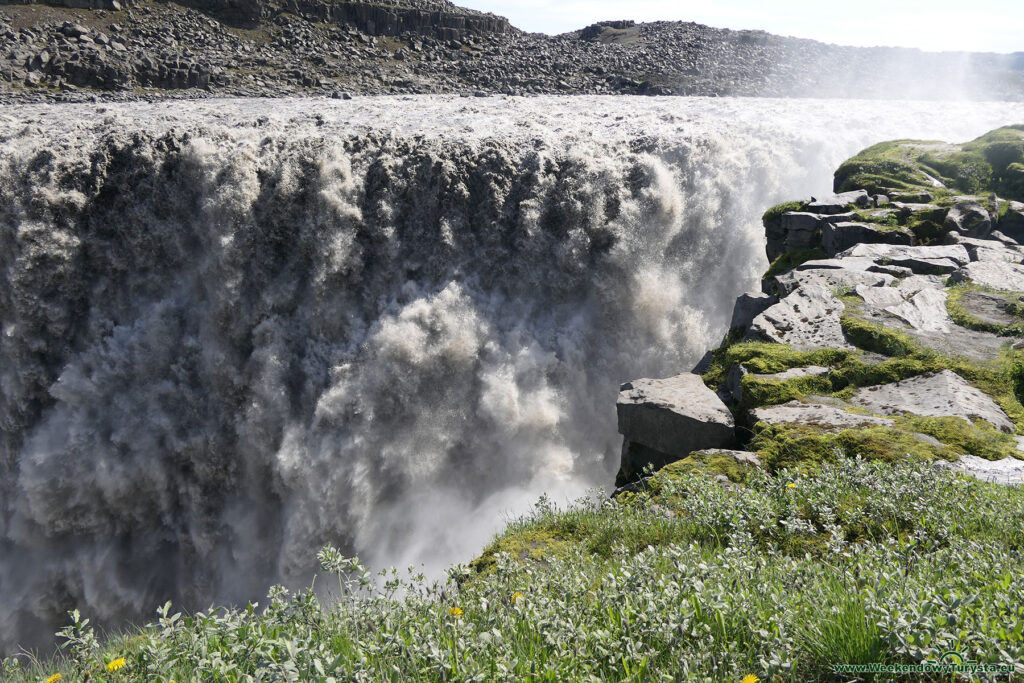 Wodospad Dettifoss z bliska