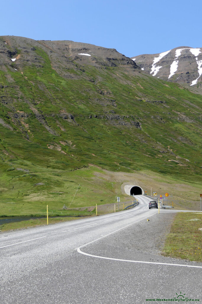 Tunel drogowy na północy Islandii