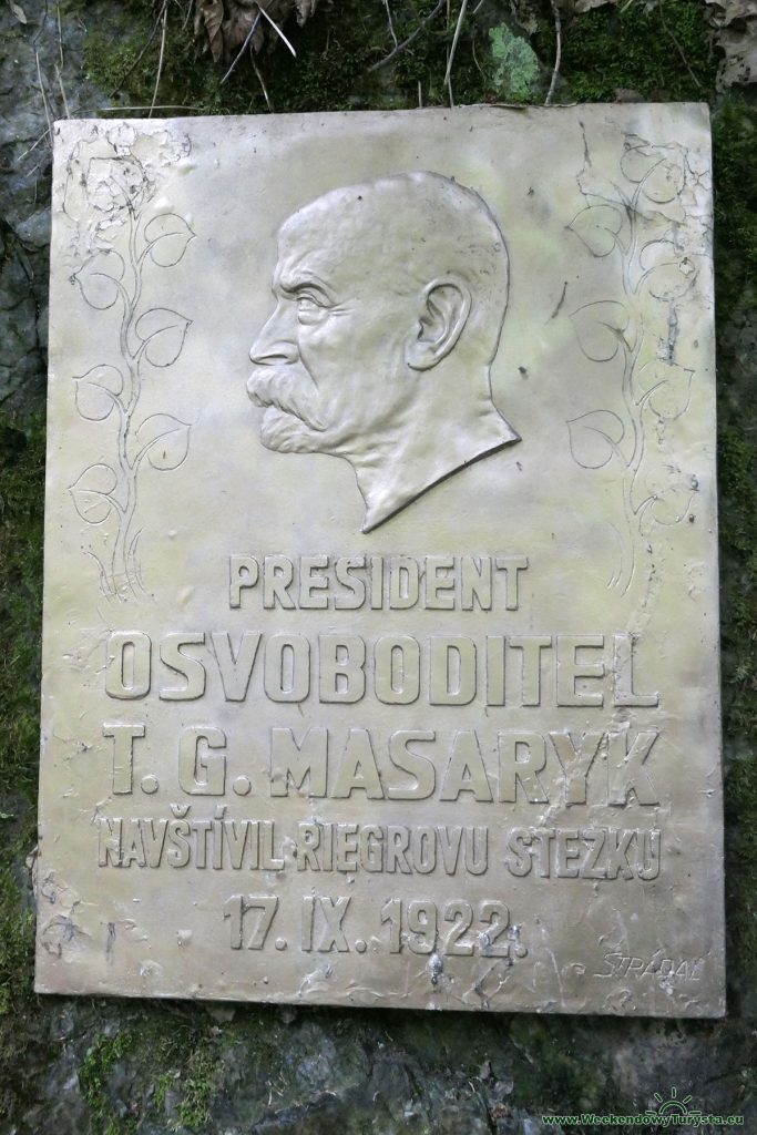 Tablica upamiętniająca wizytę prezydenta Masaryka na Ściżce