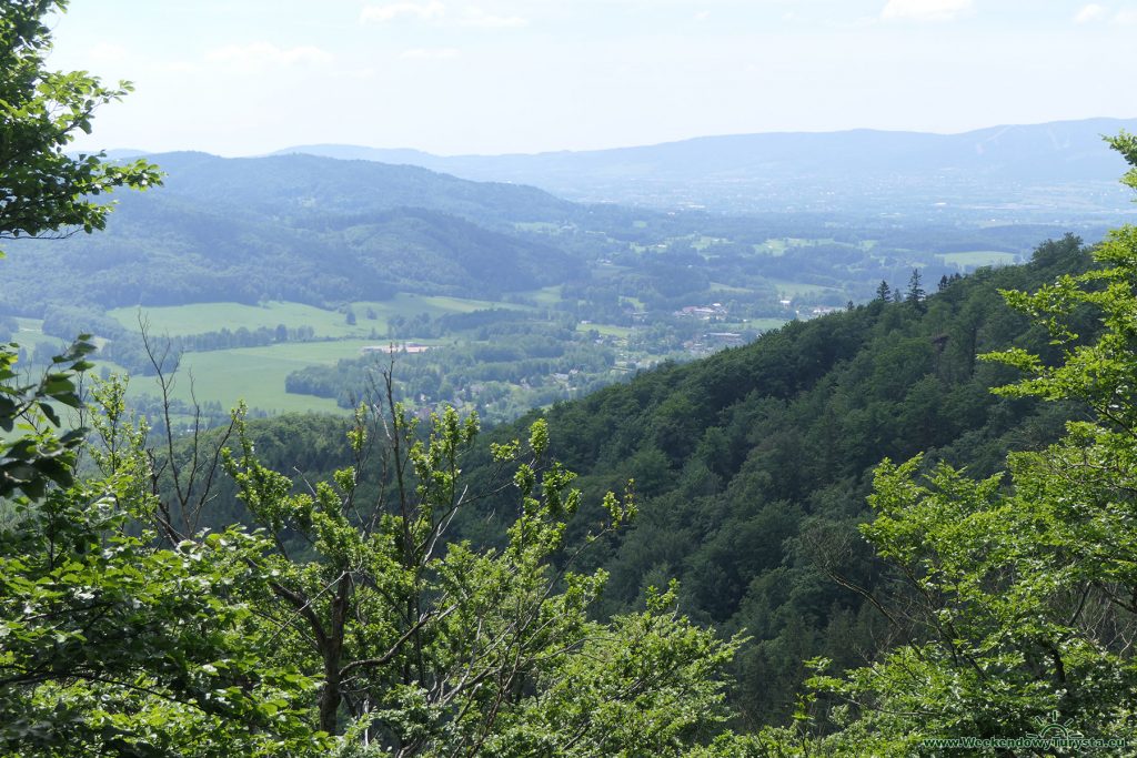 Widok z Oldrichovskiego Spicaka (Oldřichovský Špičák) w Górach Izerskich