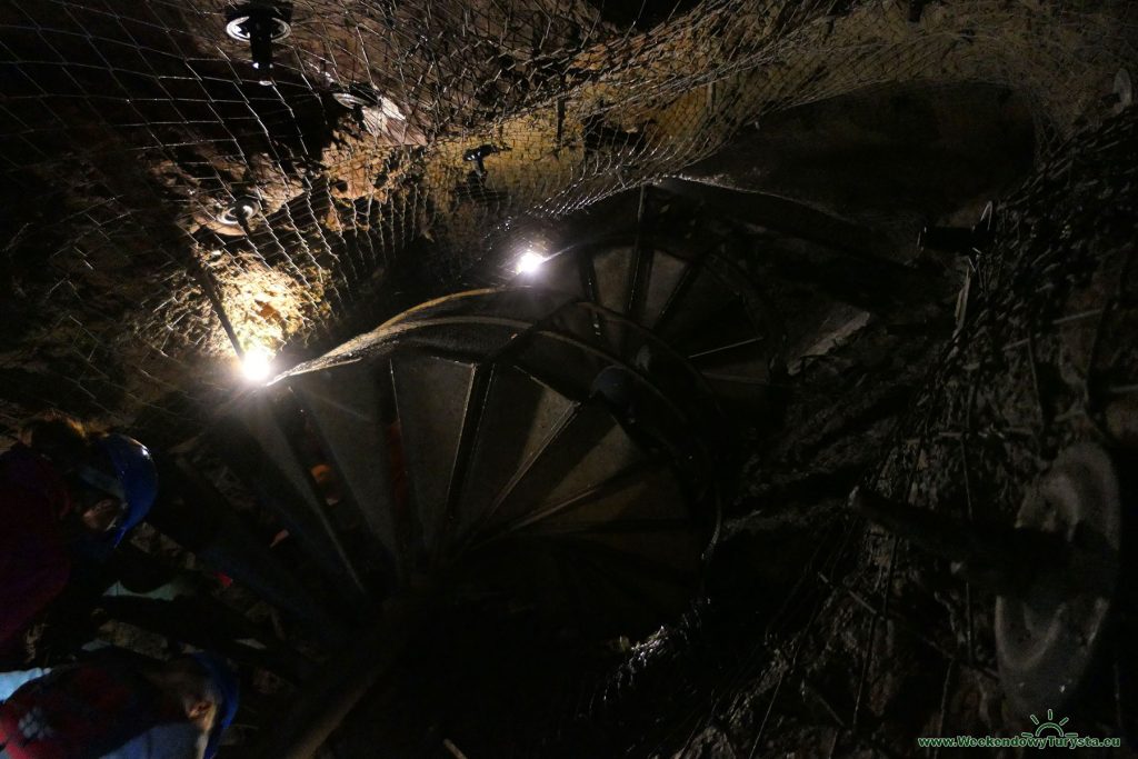 Kopalnia św. Jan- podziemna trasa turystyczna - wejście na wyższy poziom kopalni