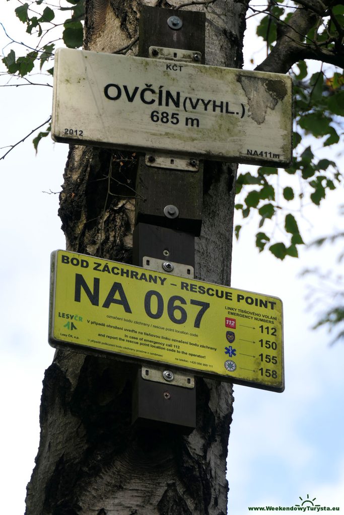 Żółty szlak w czeskich w Górach Stołowych - punkt widokowy Ovcin