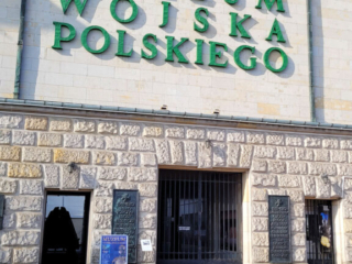Muzeum Wojska Polskiego - wejście do budynku