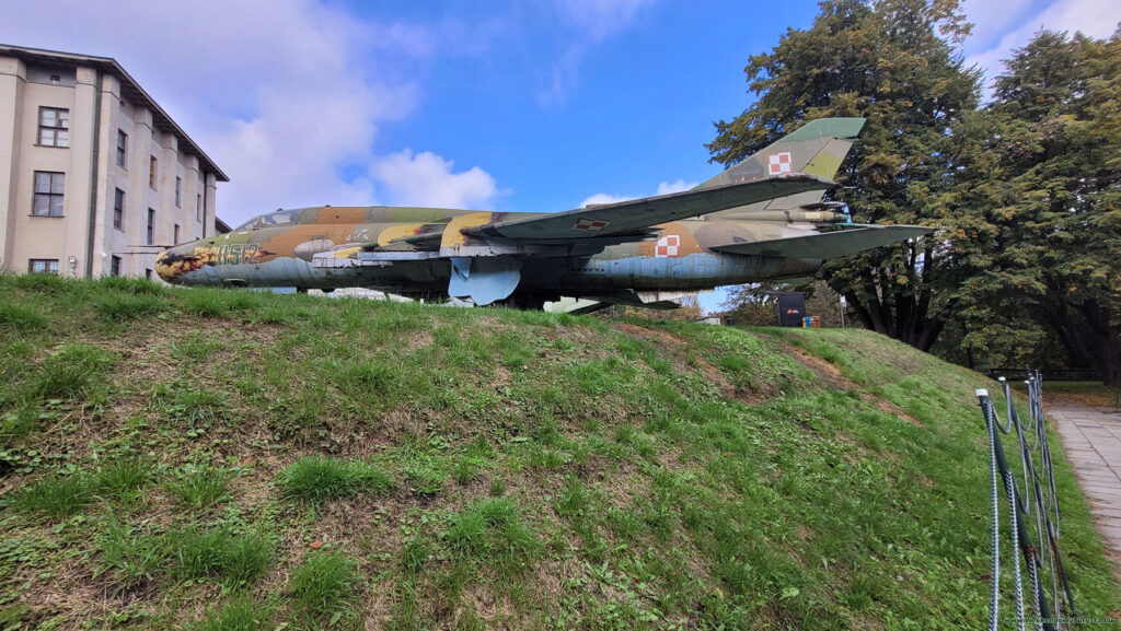 Muzeum Wojska Polskiego - samolot szturmowy Su-22