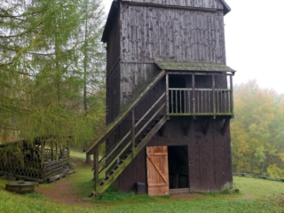Skansen Pstrążna - wiatrak Koźlak