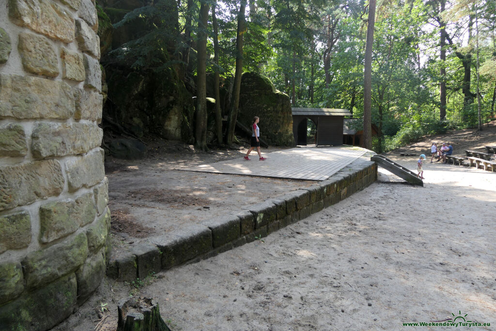 Leśny Amfiteatr - szlak koło Sloup