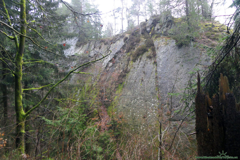 Szlak w dawnym kamieniołomie w Jonsdorf - miejsce wydobycia