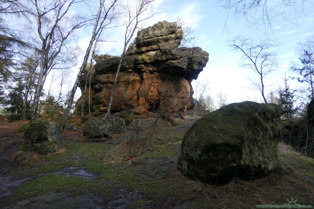 Żółty szlak do schroniska Töpferbaude - Góry Żytawskie - formacje skalne