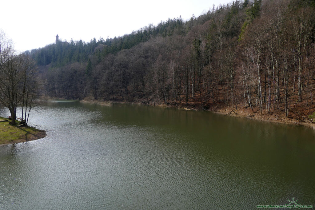 Jezioro Bystrzyckie - zamek Grodno