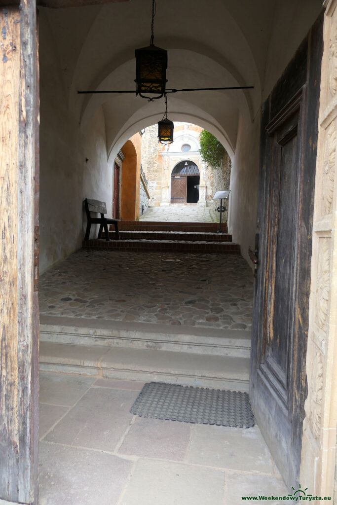 Zamek Grodno - wejście na zamek