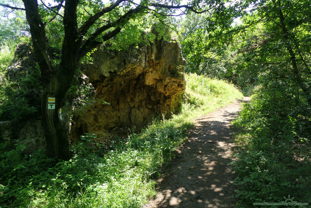 Szlak nad Balatonem - ciekawa skała