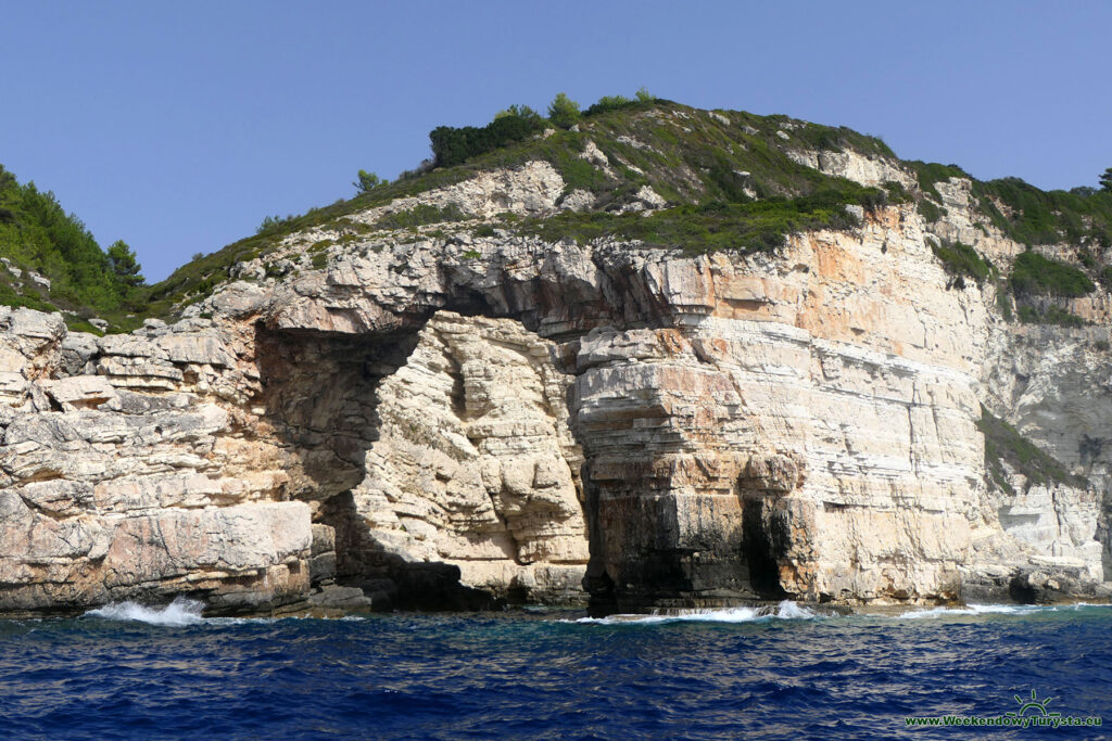 skalny łuk Tripitos na Paxos