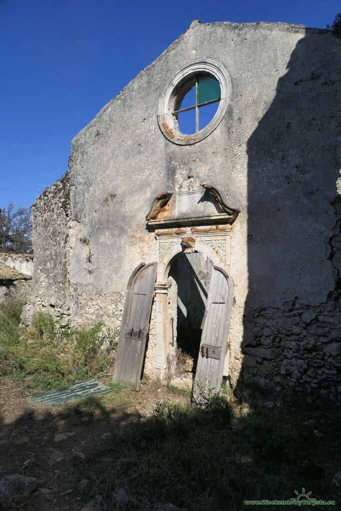 Brama wejściowa do klasztoru Agia Ekaterini