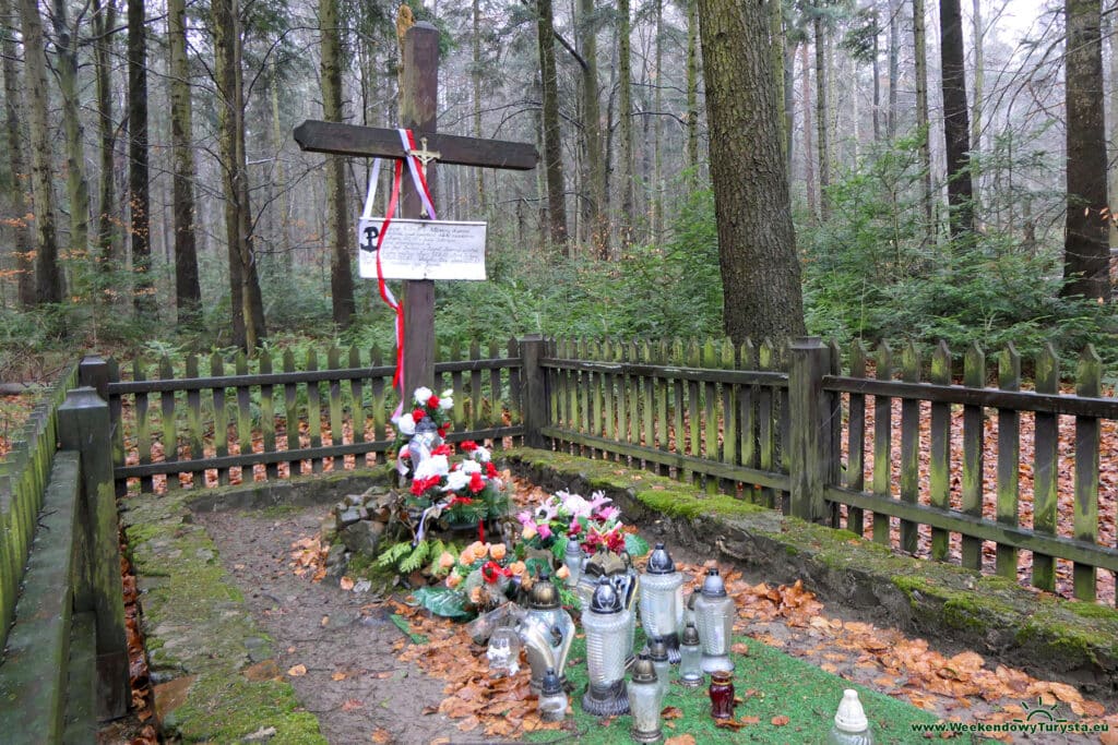 Mogiła pomordowanych przez Niemców mieszkańców Świętej Katarzyny