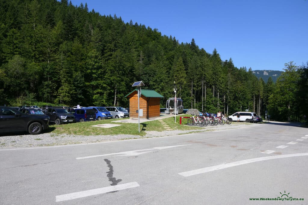 Parking pod Chatą Vratna